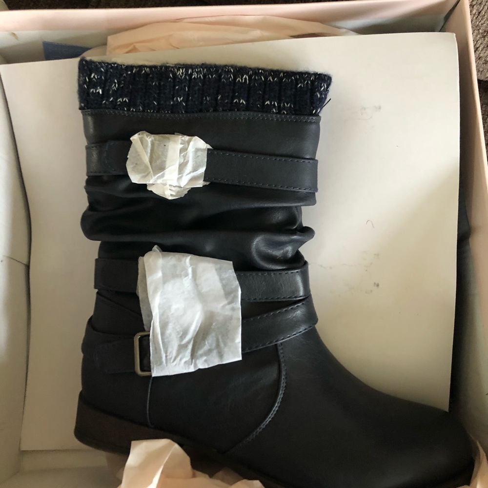 Woman’s Justfab boots